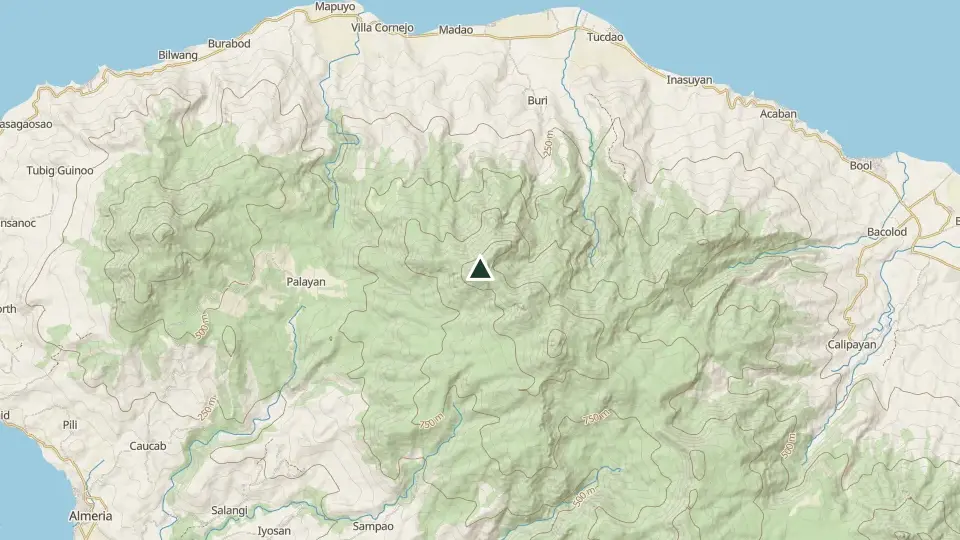Topographic map of the area around the Mt. Tres Marias summit
